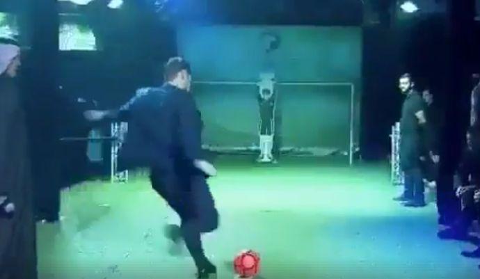 Totti sfida un portiere robot VIDEO