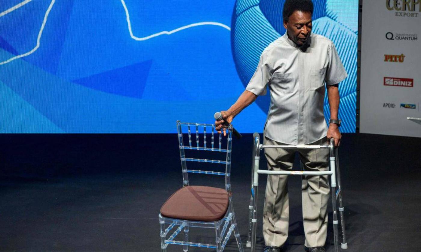 Pelé ricoverato in ospedale per un lieve malore: condizioni stabili, non è grave