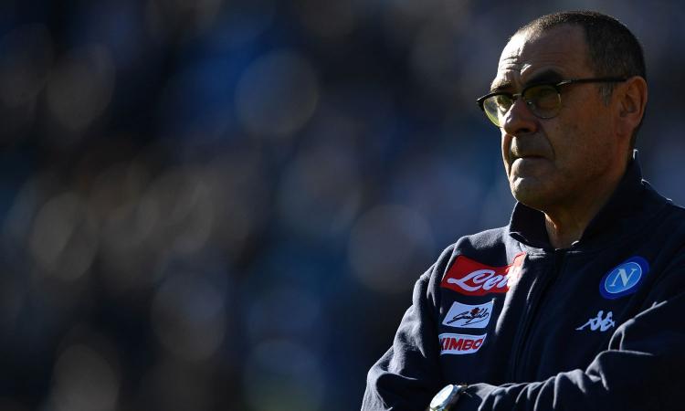 Napoli, Sarri al veleno: 'Il calendario favorisce la Juve. Volevamo Politano, ma Marotta ha detto che è incedibile'