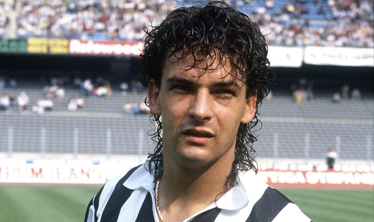 Juve, lo straordinario gol di Roby Baggio all'Udinese VIDEO