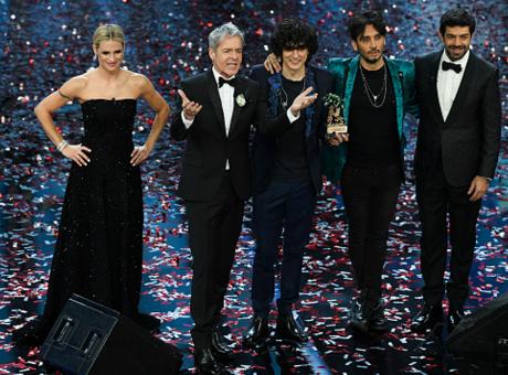 La Rai rischia di perdere la Champions, voci su Mina al posto di Baglioni per Sanremo
