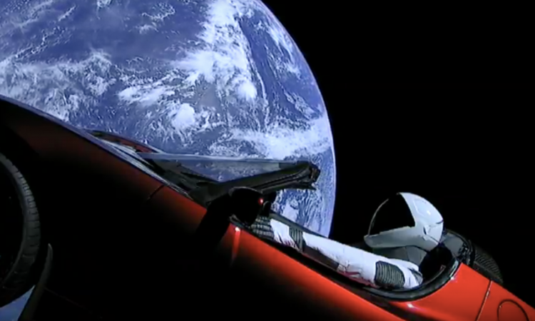 PIT STOP: gli italiani fanno sparire la Tesla che Musk ha spedito nello spazio