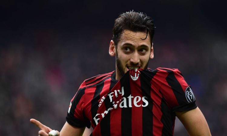 Seconda Maglia AC Milan HAKAN CALHANOGLU Seconda Maglia AC Milan HAKAN CALHANOGLU