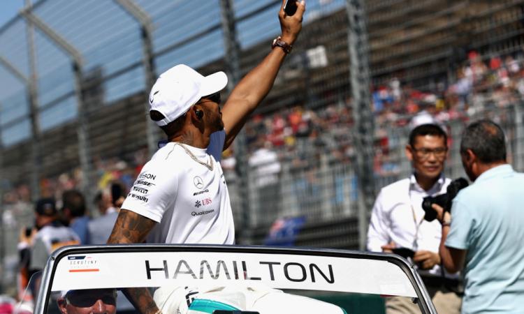 Formula 1: GP Cina senza storia, solito dominio Mercedes e Ferrari che stanno a guardare FOTOGALLERY