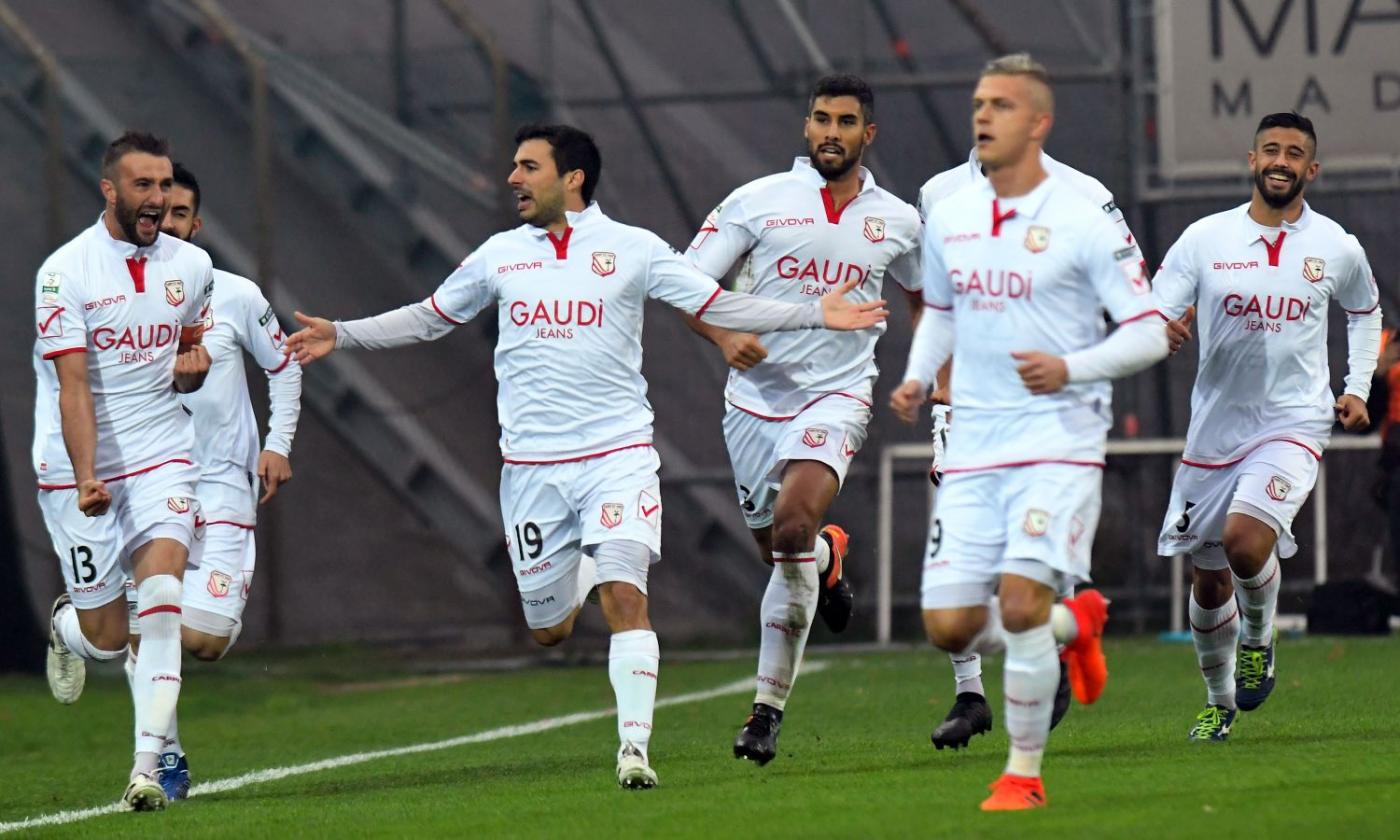 Serie B, il Carpi ringrazia Melchiorri e aggancia la zona playoff: 2-0 alla Pro Vercelli