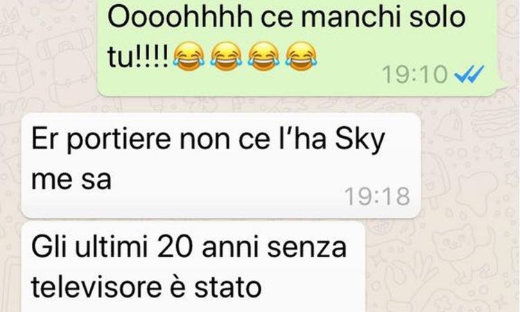 Roma, Totti segna col cucchiaio. De Rossi: 'Il portiere non ha Sky' FOTO