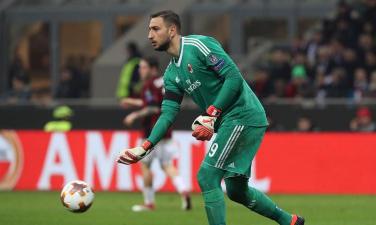 Dal caso Reina alle schermaglie Milan-Raiola: Donnarumma è la vittima