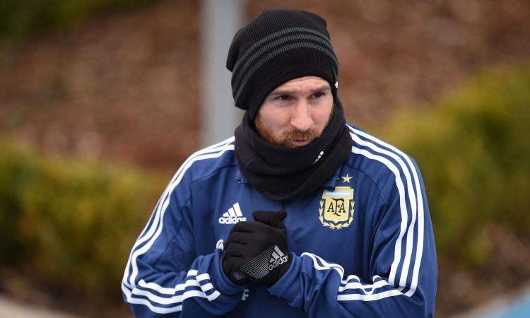 L'Argentina si allena: Messi ci pensa su... VIDEO