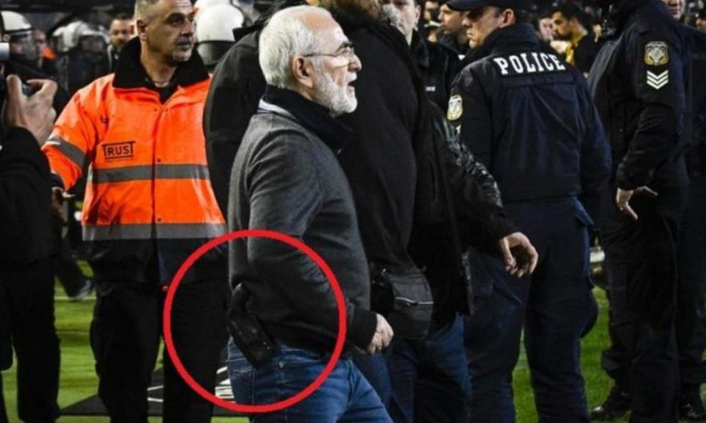 Paok, squalifica di tre anni per il presidente Savvidis: entrò in campo con una pistola