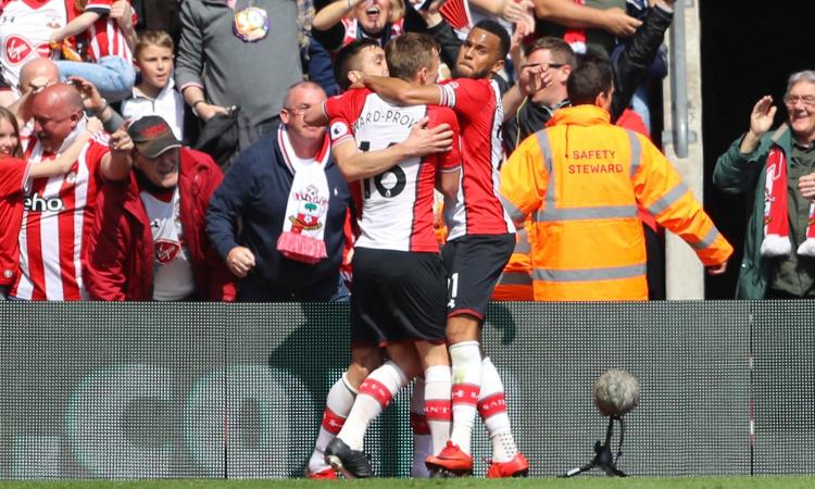 Newcastle: concorrenza a Tottenham e Wolverhampton per un terzino