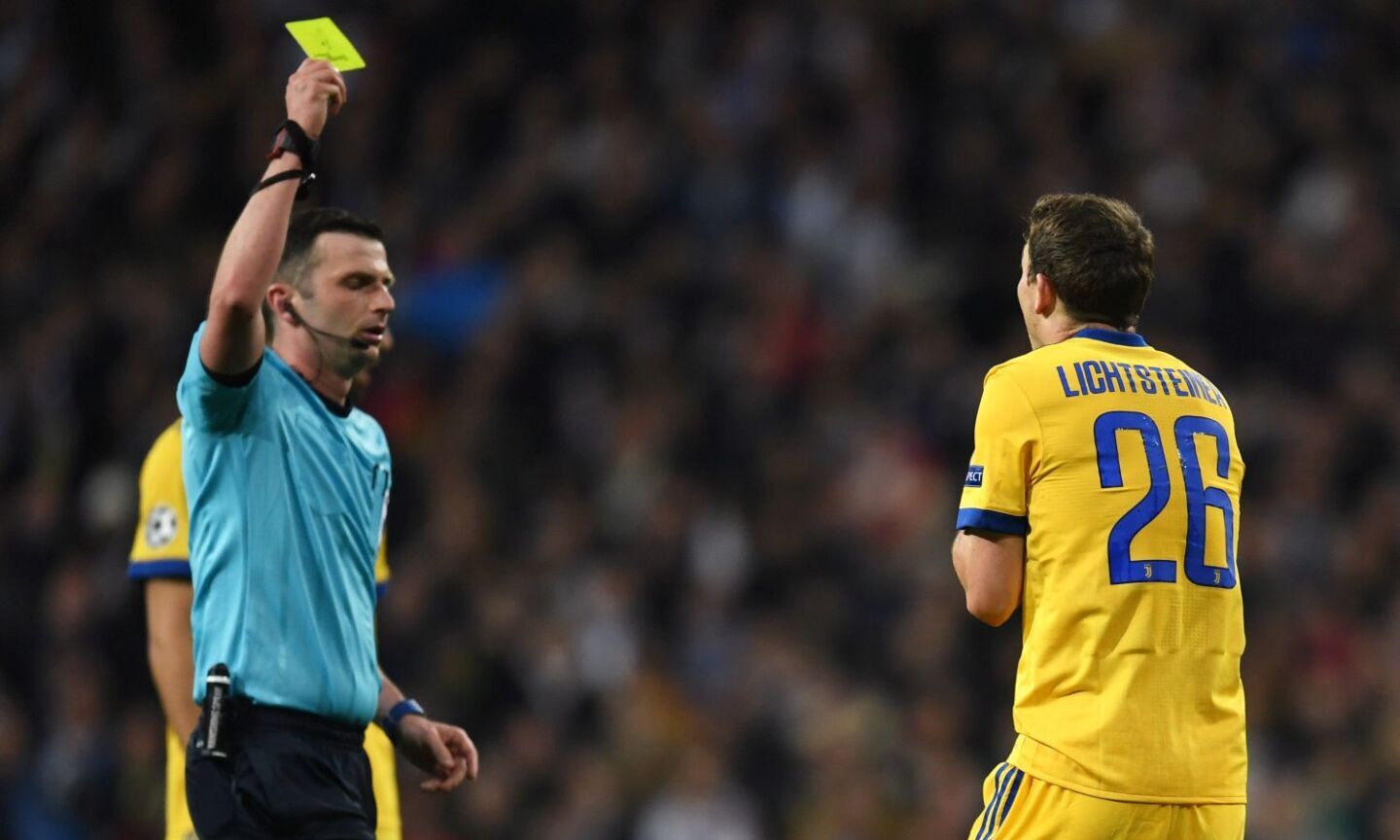 Arbitro di Real-Juve, Oliver dirigerà la finale di FA Cup tra Man United e Chelsea