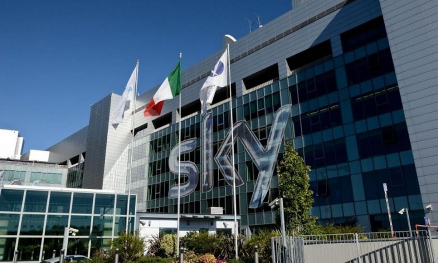 Diritti tv: Sky e Dazn chiedono lo sconto, si tratta con la Serie A