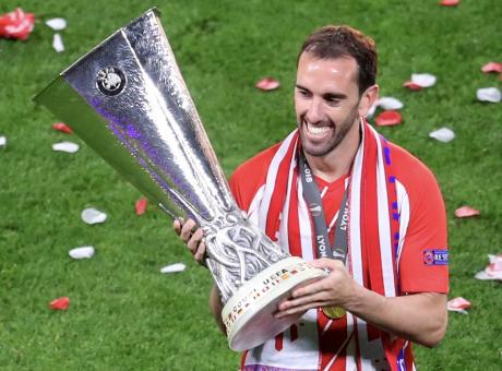 Godin andrà all'Inter: una cessione già pronta, le visite e Marotta con la Juve...