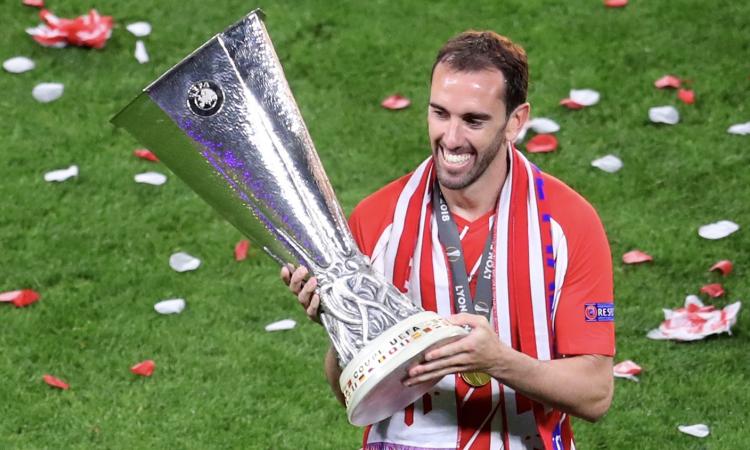 Godin-Inter, le cifre dell'ingaggio: ecco quanto costerà l'uruguaiano a Suning