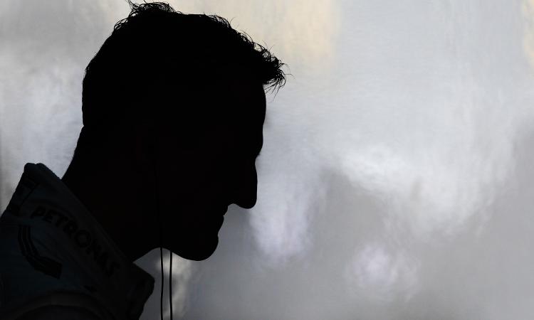 PIT STOP: Michael Schumacher, oggi combatte anche contro gli sciacalli