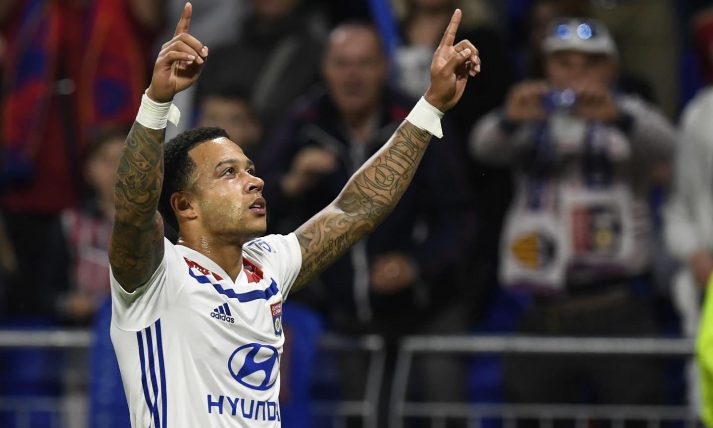 Lione, Depay non si presenta in ritiro. Genesio: 'Sarà multato'