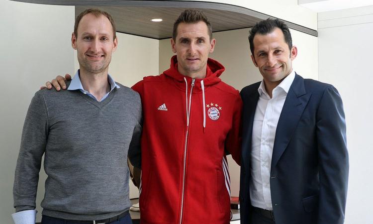 Klose allenatore, stage da Pioli: 'Migliora i giocatori, è completo e il suo Milan può vincere lo scudetto'