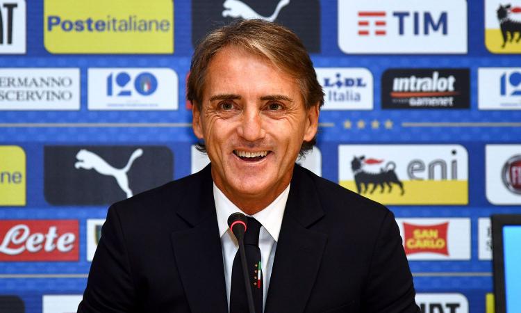 Italia, Mancini: 'Dobbiamo mettere in piedi una squadra che possa vincere Europeo e Mondiale'