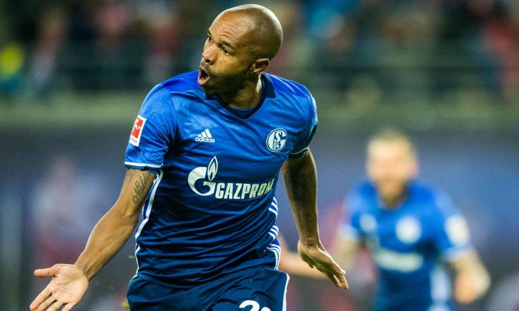Schalke, UFFICIALE: rinnova Naldo