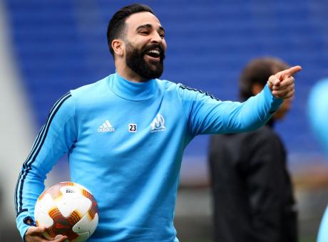 Ex Milan, guai per Rami: va in tv mentre è infortunato, il Marsiglia lo licenzia