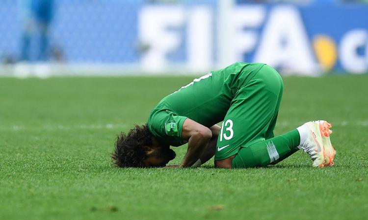 Arabia Saudita: Al Shahrani parla dall'ospedale dopo la ginocchiata in faccia dal portiere VIDEO