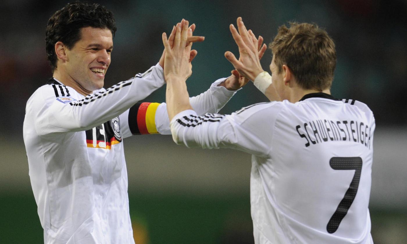 GERMANIA FUORI! Schweinsteiger e Ballack, a fare i bulli succede questo...