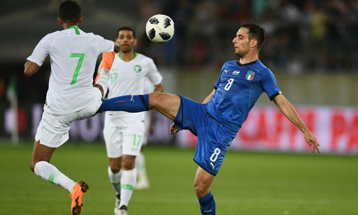 Italy, Mancini tests new midfield trio in training