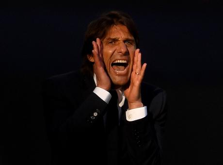 Conte valuta la ricca offerta della Roma: 15 giorni per decidere