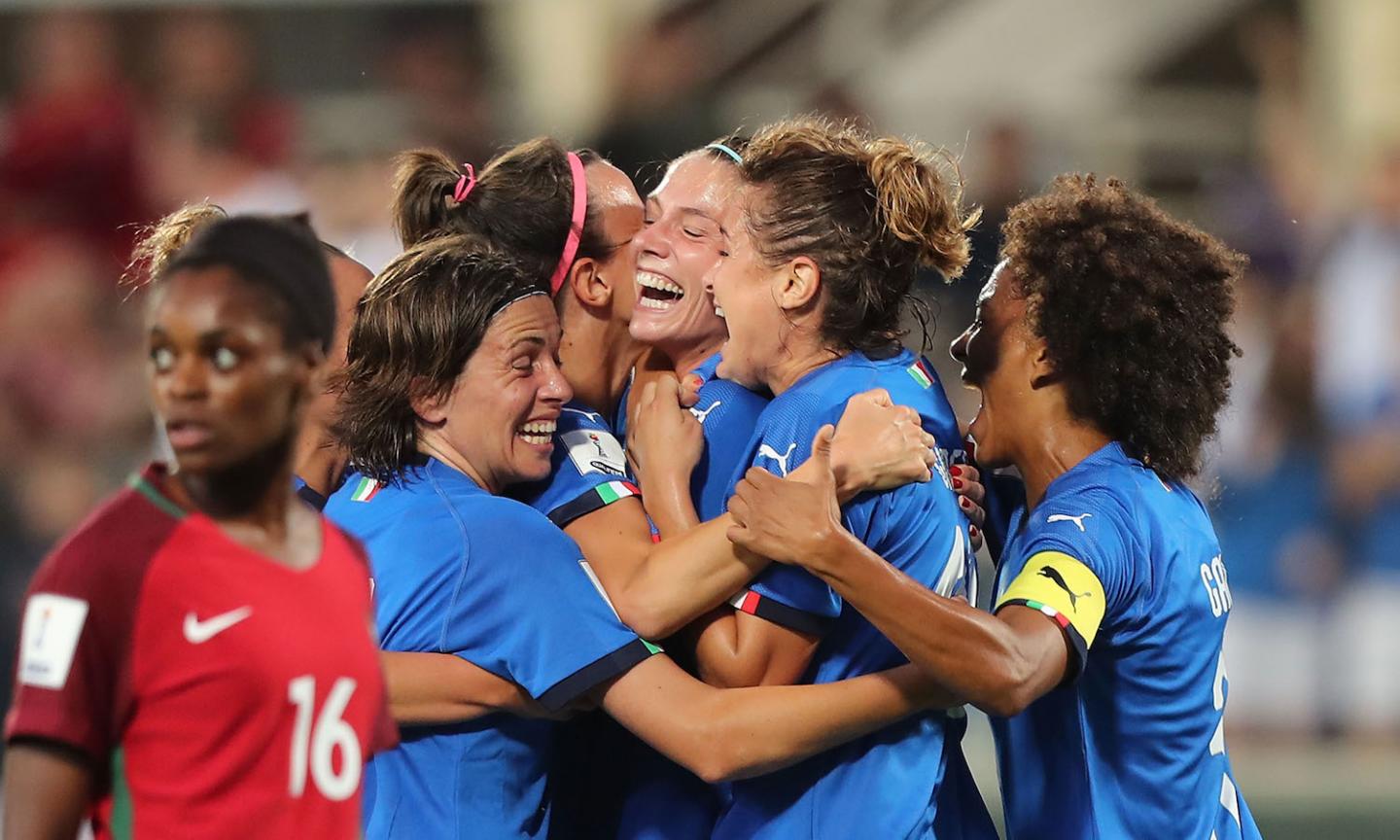 Nazionale femminile al Senato, Casellati: 'Il calcio ripartirà da voi, riscattate gli uomini'