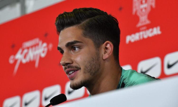 Milan won't lower price of Andre Silva