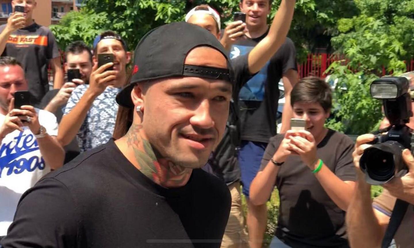 Inter, il primo selfie in nerazzurro di Nainggolan FOTO