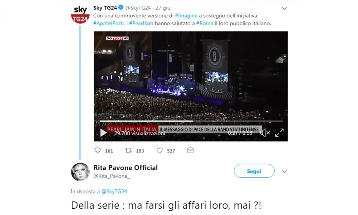 I Pearl Jam spaccano in Italia cantando Imagine per #ApriteiPorti. Rita Pavone: 'Ma farsi gli affari loro, mai?'