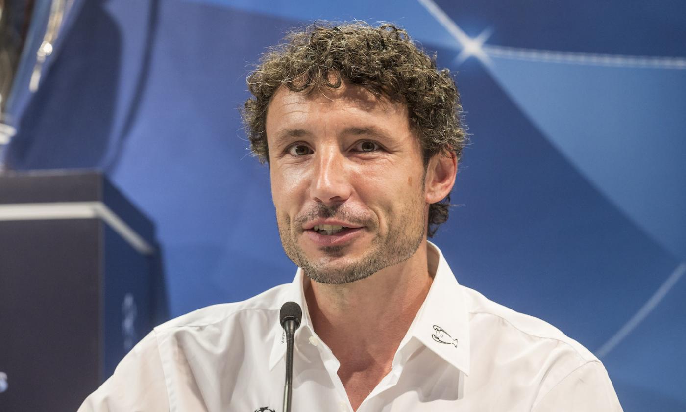 Official: former AC Milan midfielder van Bommel appointed Psv manager