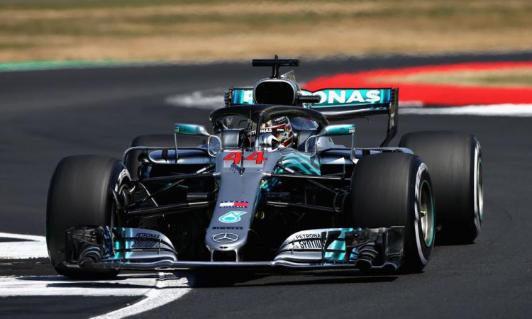 Formula 1, GP Gran Bretagna: Hamilton in pole e nella storia! Vettel beffato per pochi millesimi
