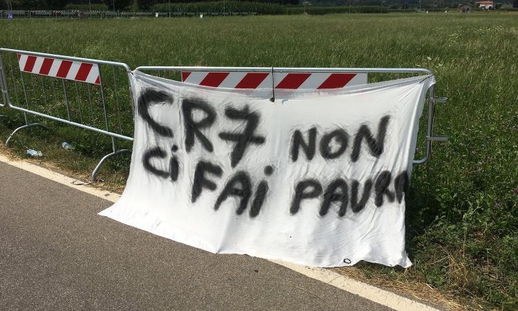 Ronaldo.tifosi.Inter.fuori.Pinetina.2018