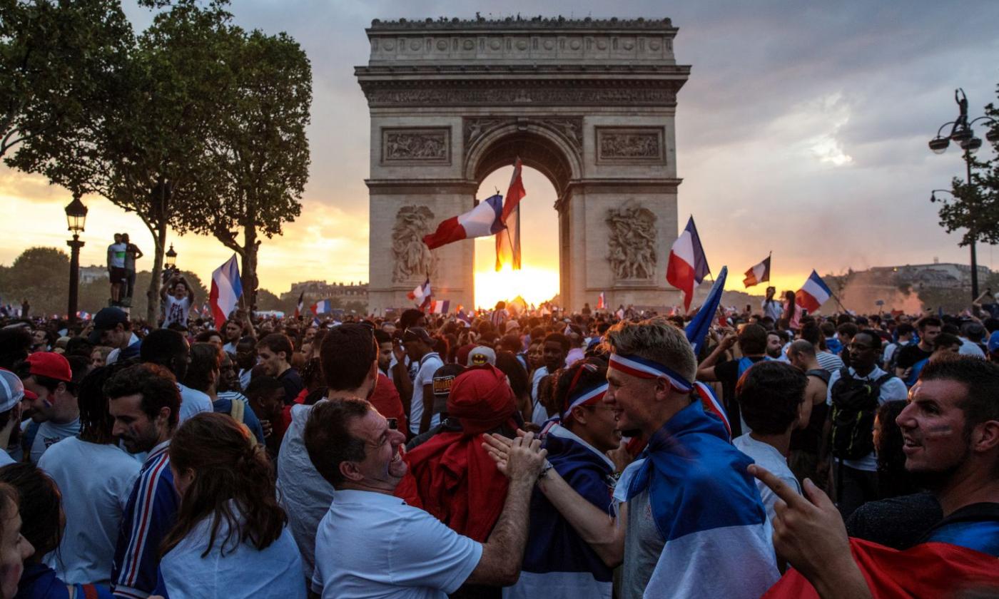 Francia Campione del Mondo: esplode la festa tra le strade di Parigi FOTO