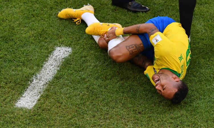 Neymar: 'Ho imparato tanto grazie ai falli' VIDEO