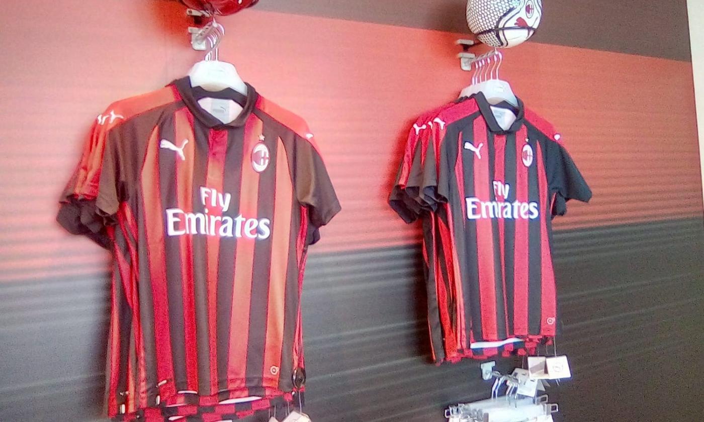 Milan, presentata la nuova divisa FOTO