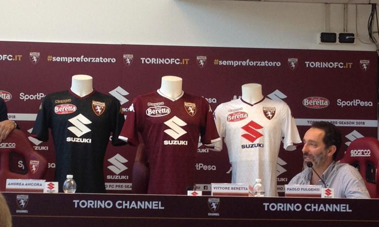 Torino, presentate le nuove maglie... a triangoli!