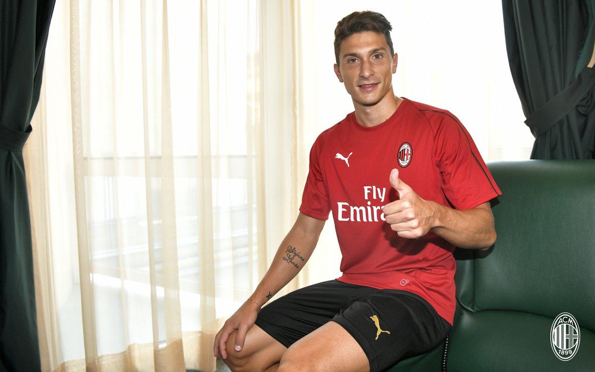 Caldara and Higuain have chosen their AC Milan numbers