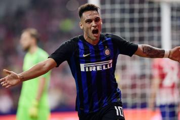 Lautaro Martinez braccia larghe Inter