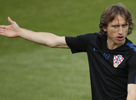 Modric, il Real Madrid denuncia l'Inter alla Fifa: ecco cosa dicono le regole