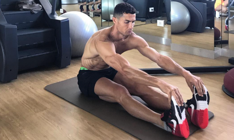 Juve, CR7 al lavoro con Georgina e Cristiano Jr VIDEO