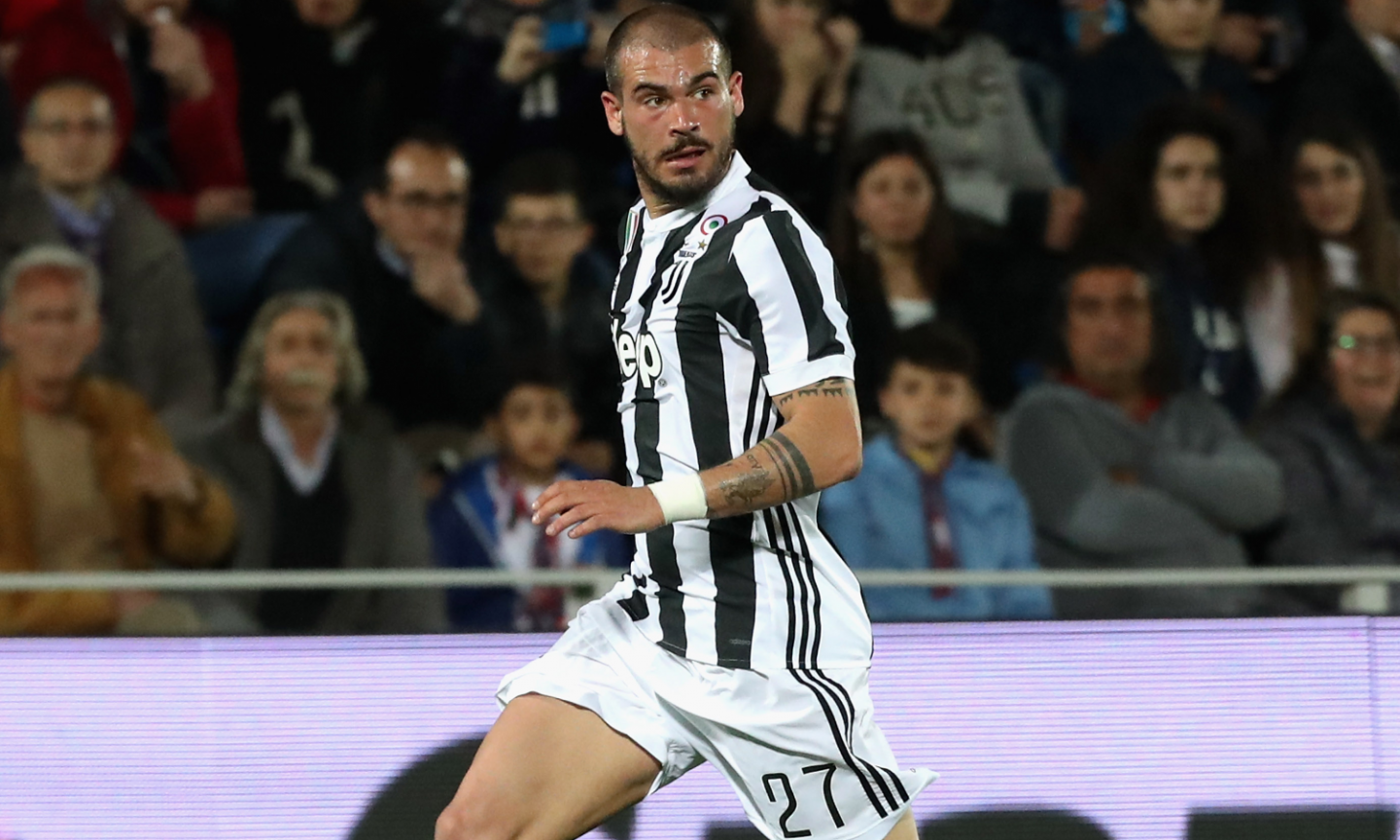 Juventus could fail to sell their midfielder in this transfer window