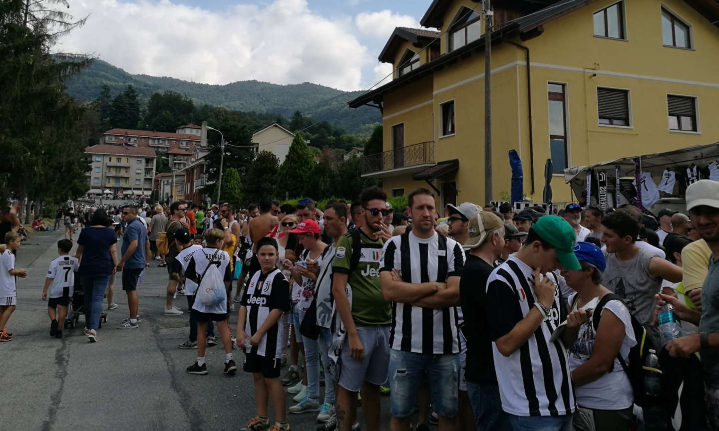 Com'è triste Villar Perosa, senza Juve dopo 61 anni: colpa del covid, ma altrove la gente può andare