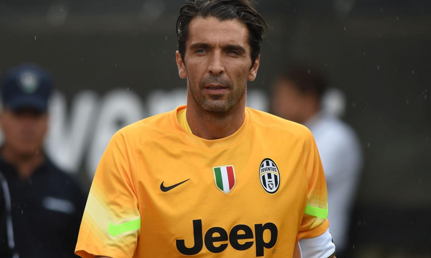 Buffon lavora per convincere un portiere del Milan