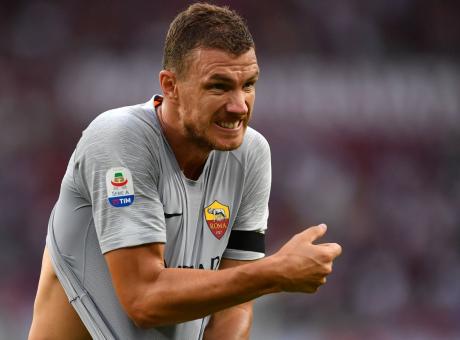 Dzeko aspetta solo l'Inter, la Roma abbassa le pretese: gli aggiornamenti