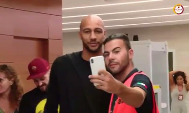 Roma, Nzonzi stacca i social: troppi insulti