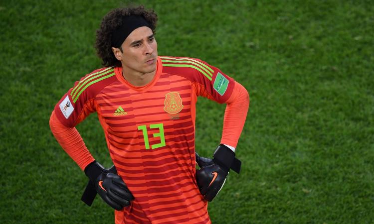 Napoli, lo Standard fa le regole: Ochoa lo devi pagare. Tatarusanu alternativa