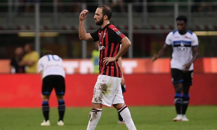 Rigoni gela San Siro nel recupero: il Milan non supera l'Atalanta, finisce 2-2